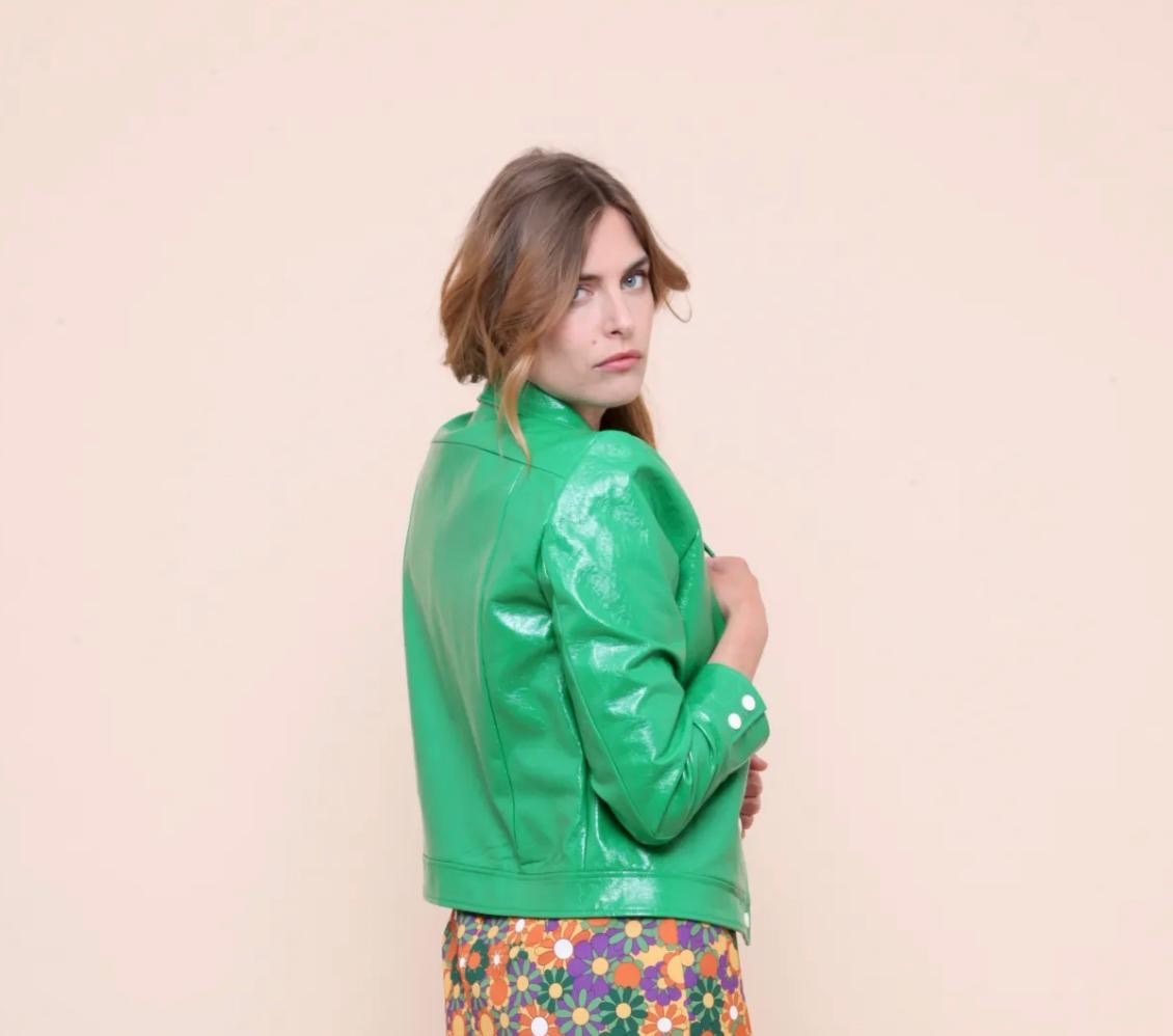 Veste verte effet brillant à détail fleur