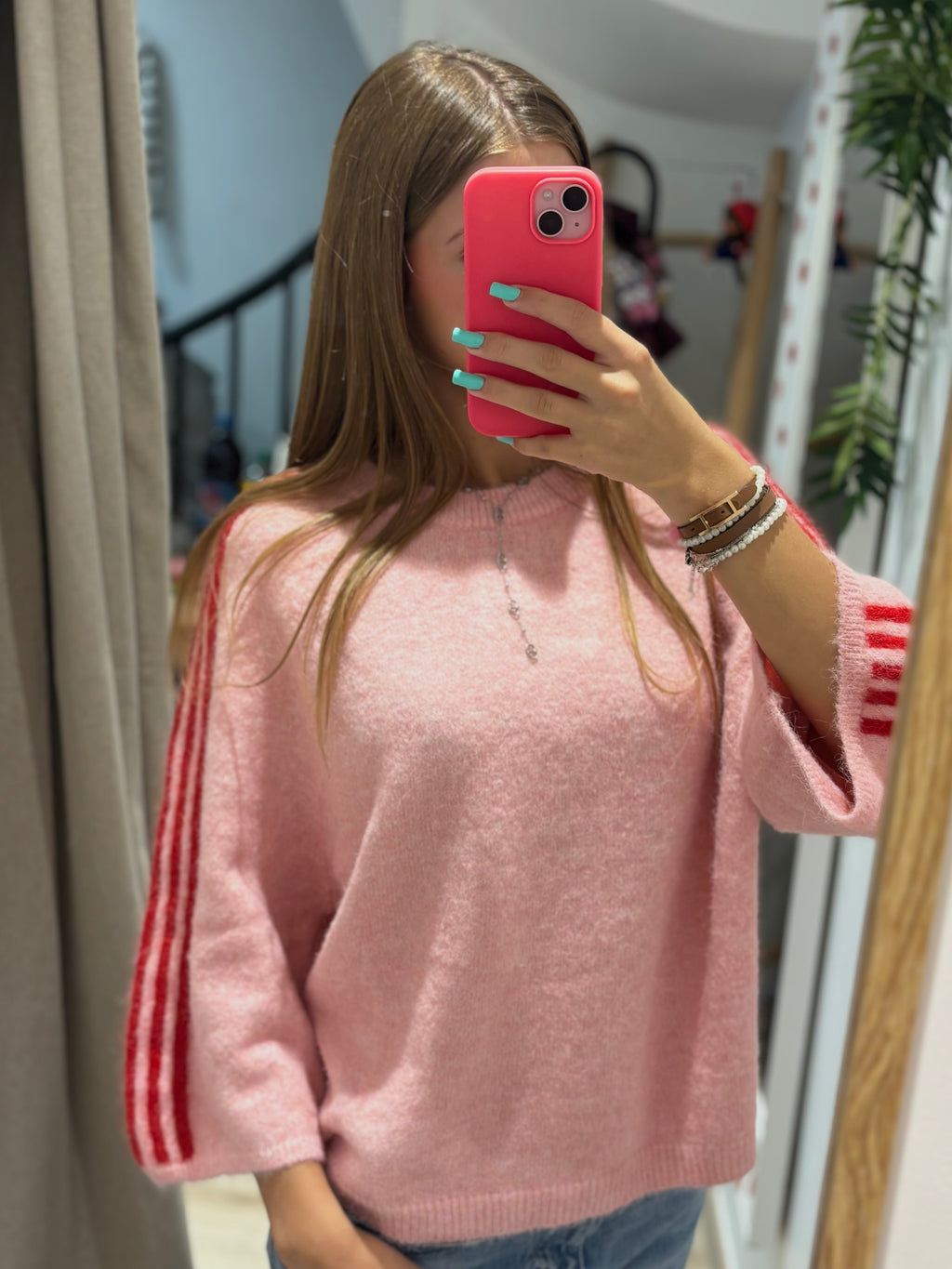 Pull Rose Poudré Bandes Rouges Manches Chauve-Souris
