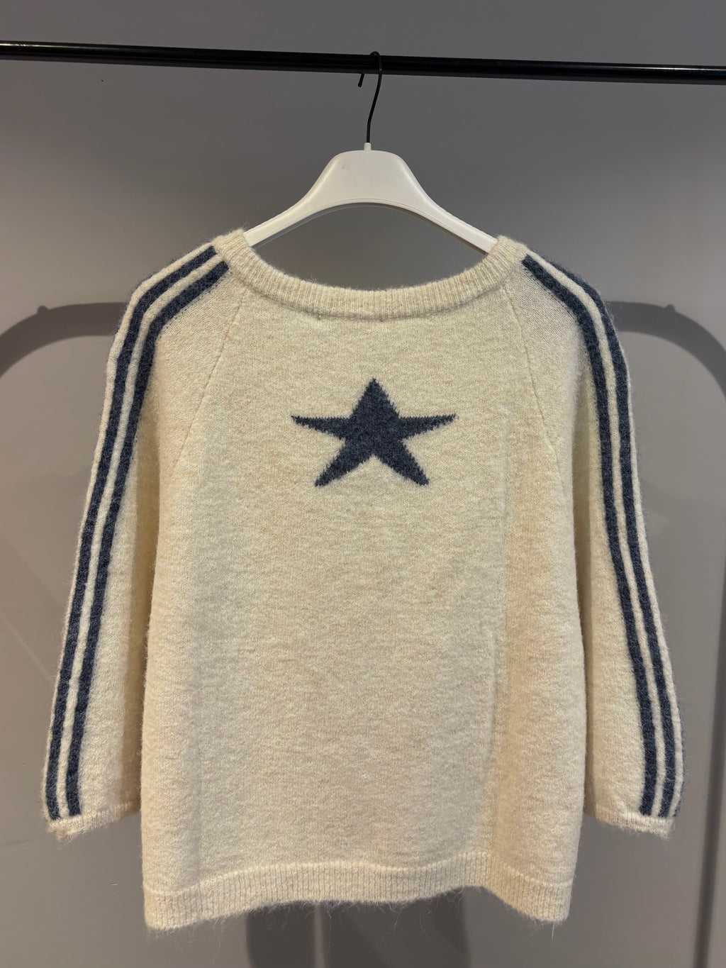 Pull étoile écru et bleu