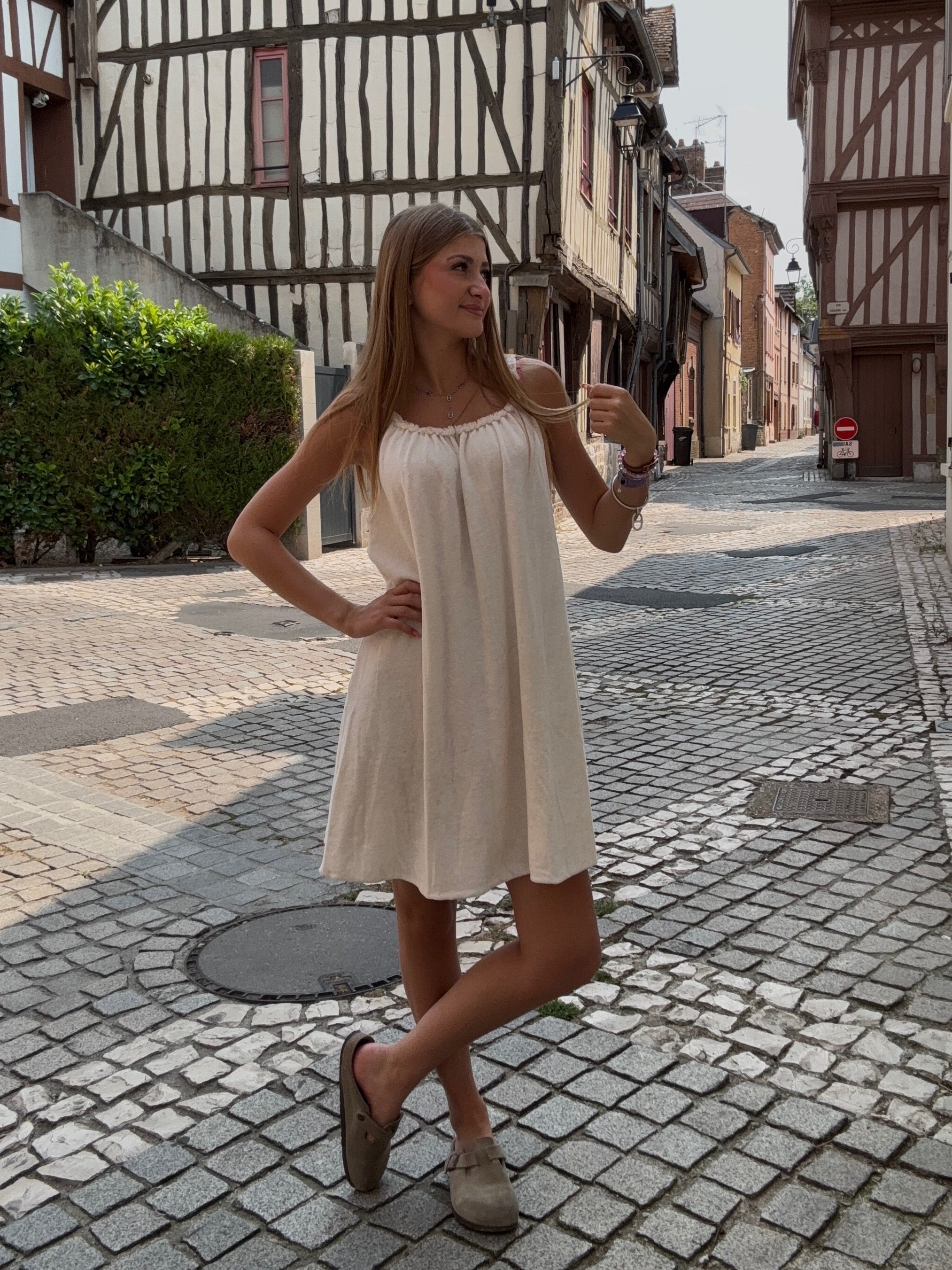 Robe Éponge Beige à Bretelles