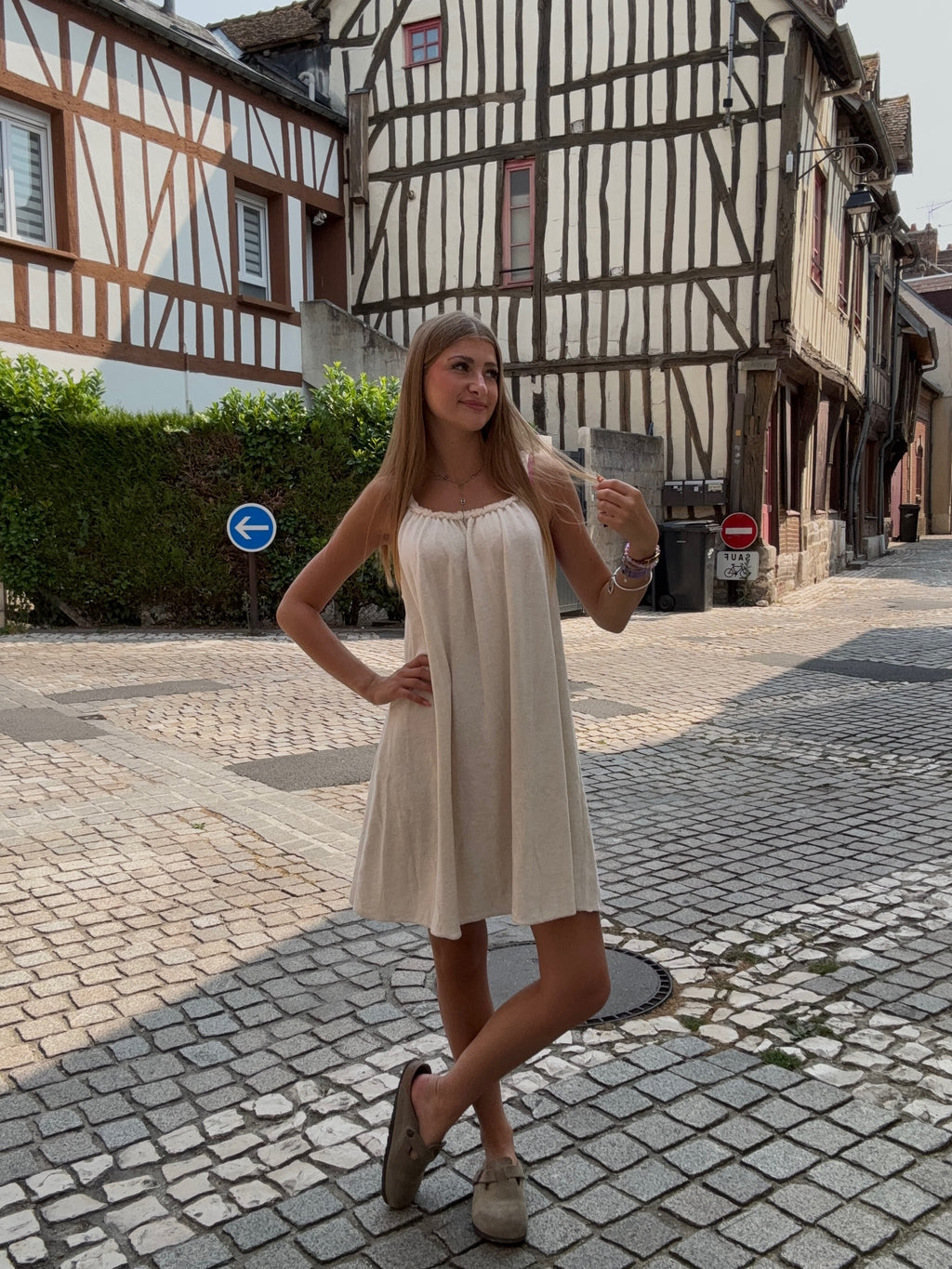 Robe Éponge Beige à Bretelles