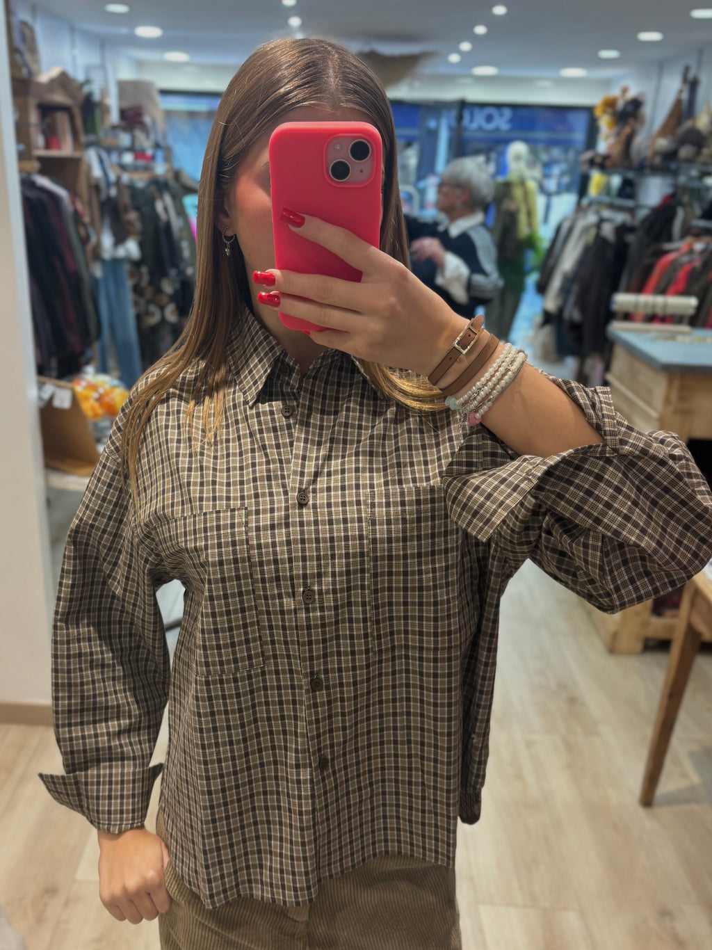 Chemise à carreaux avec deux poches poitrine