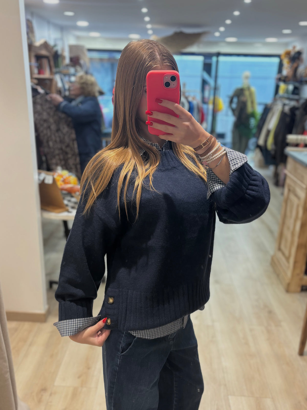 Pull bleu à col rond et finitions côtelées
