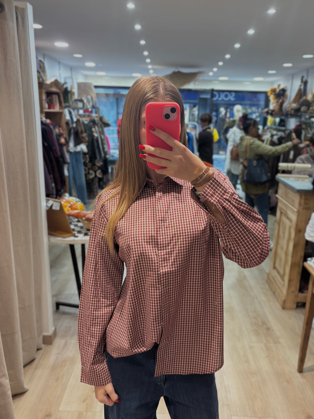 Chemise à petits carreaux avec poche poitrine