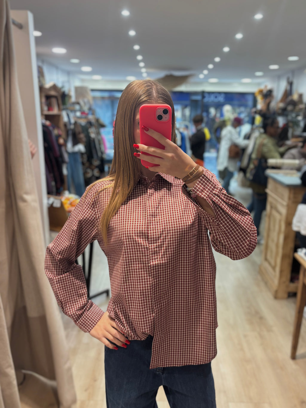 Chemise à petits carreaux avec poche poitrine