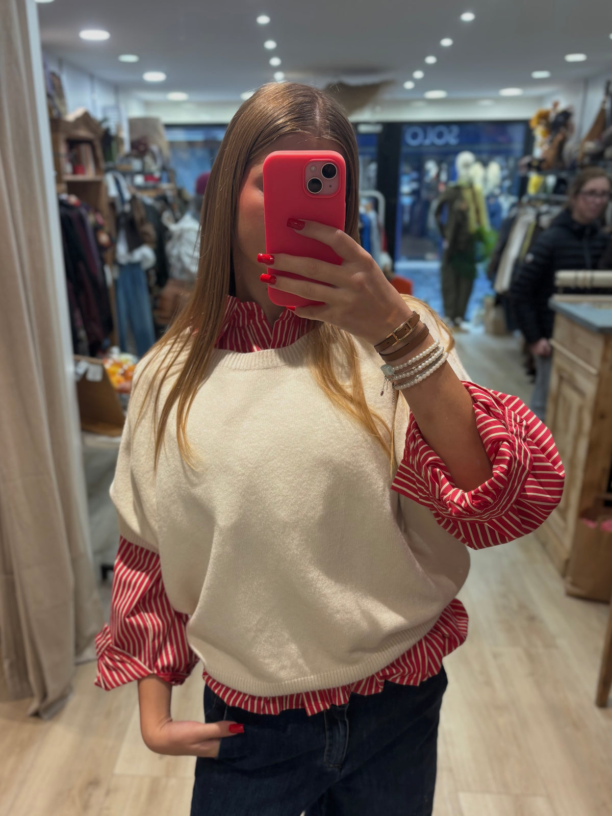 Pull crème sans manches à col rond