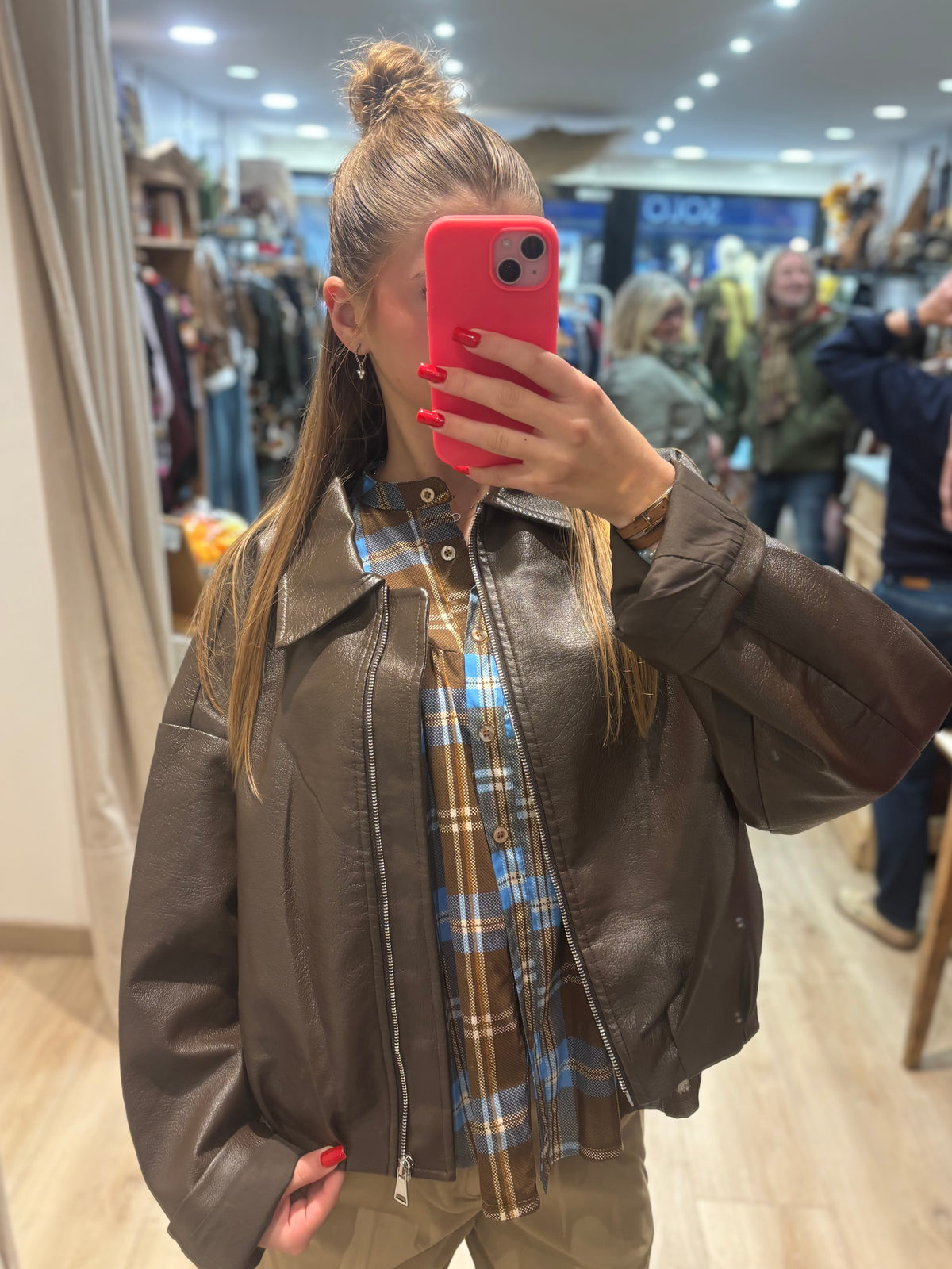 Veste courte zippée à col chemise