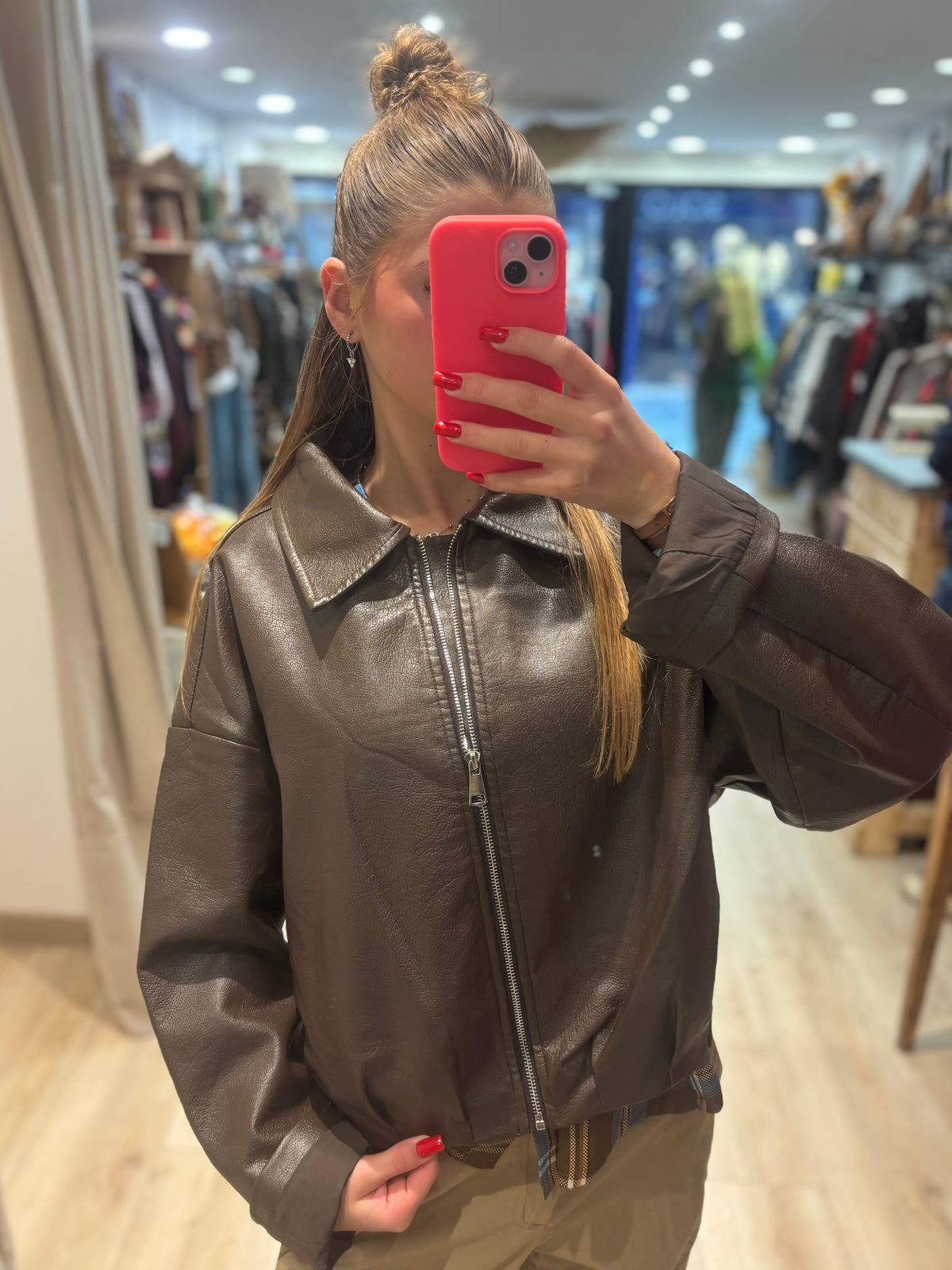 Veste courte zippée à col chemise