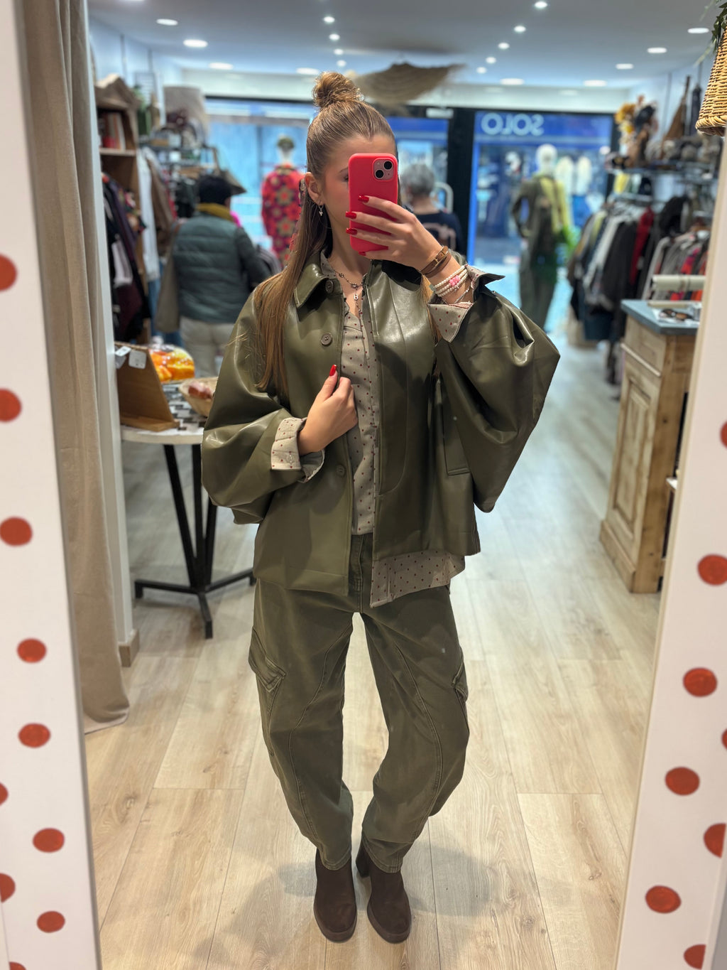 Pantalon cargo kaki à poches latérales