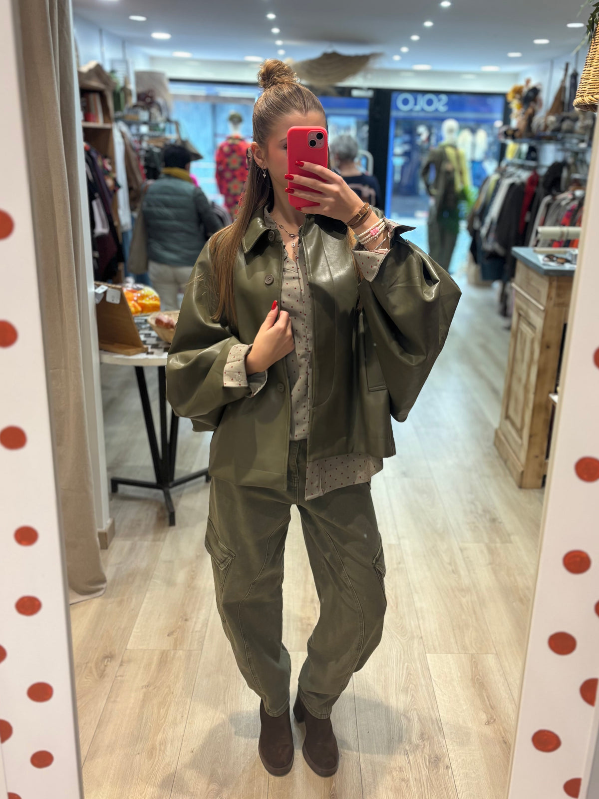 Pantalon cargo kaki à poches latérales