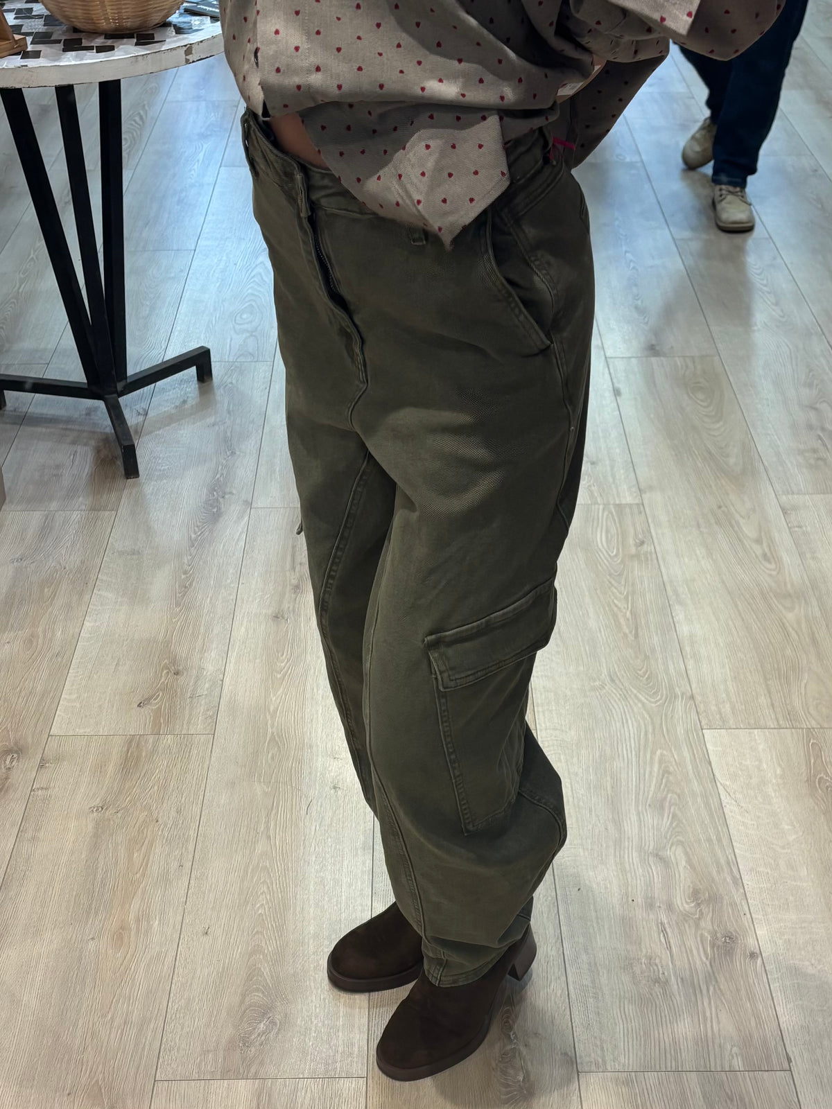 Pantalon cargo kaki à poches latérales