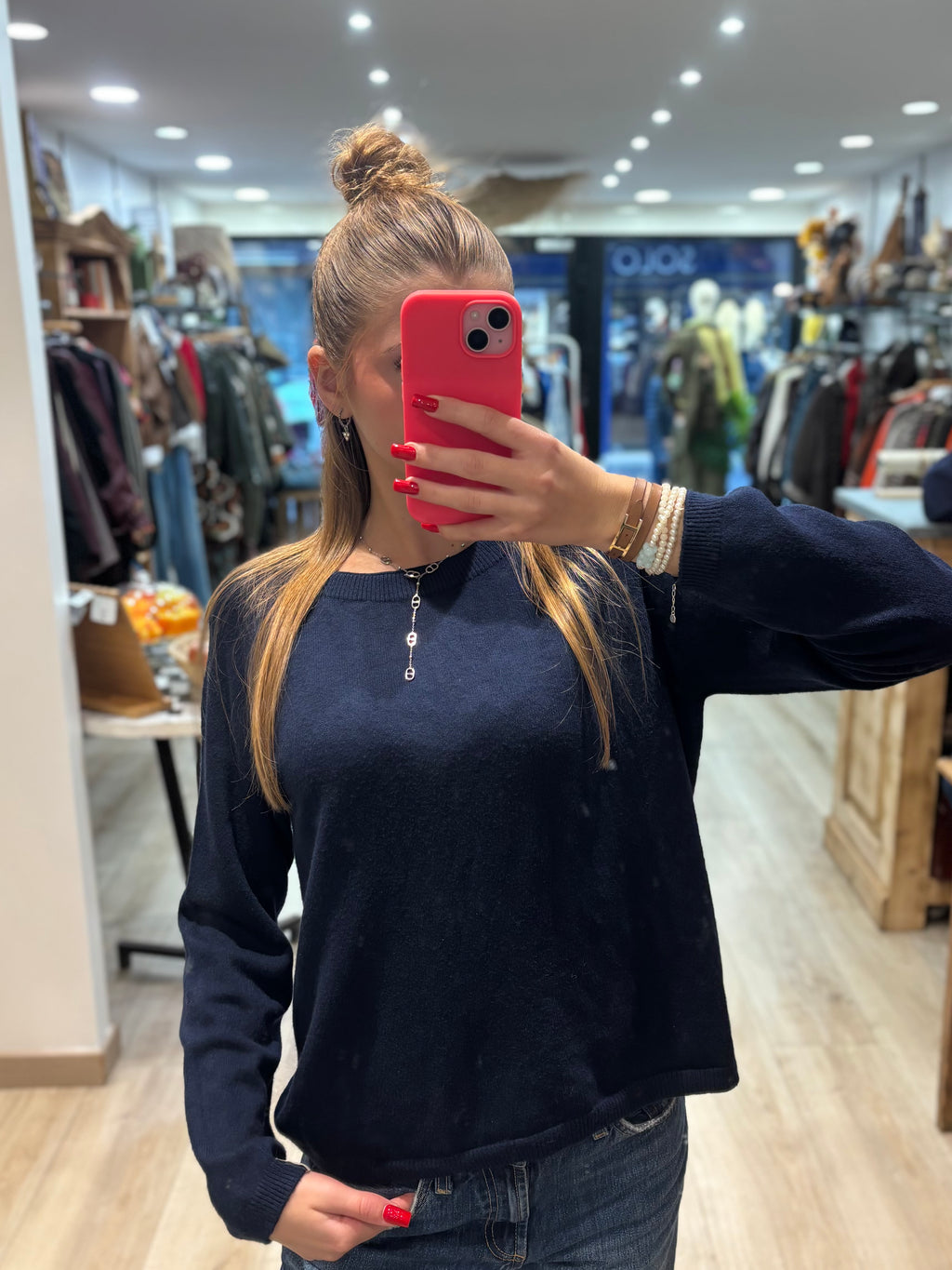 Pull bleu marine ample à col rond
