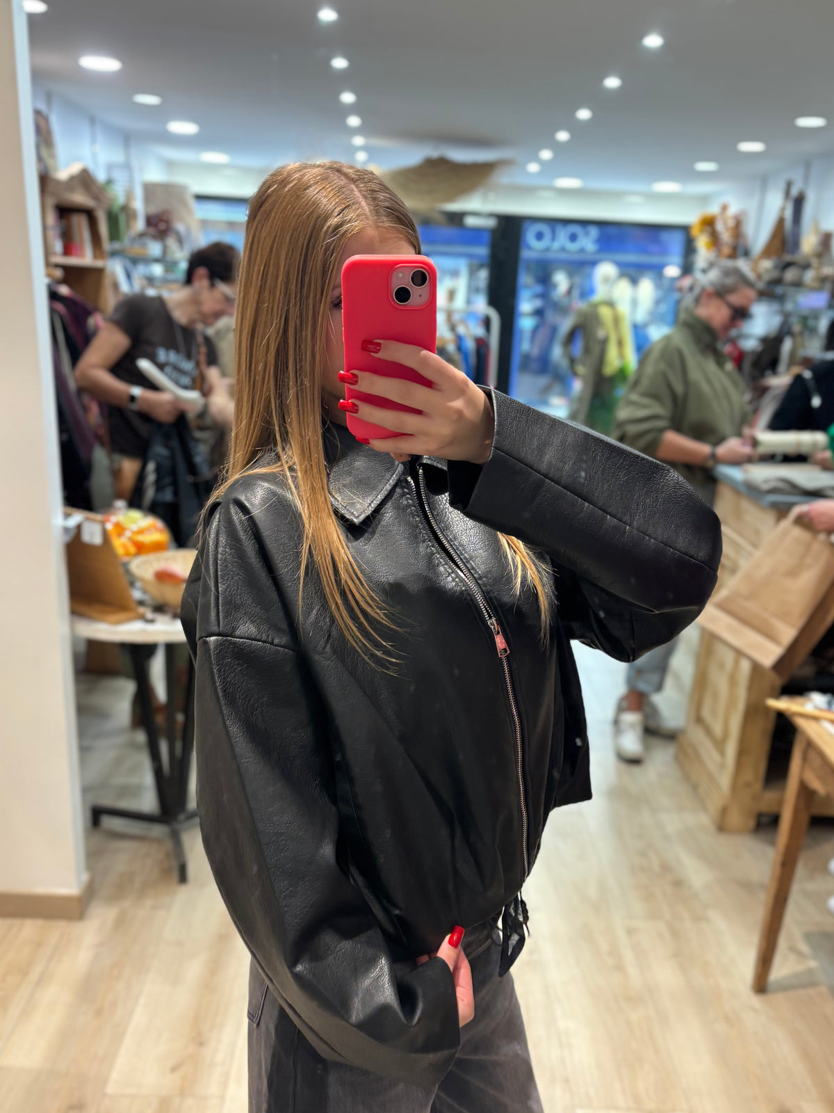 Veste courte zippée à effet cuir