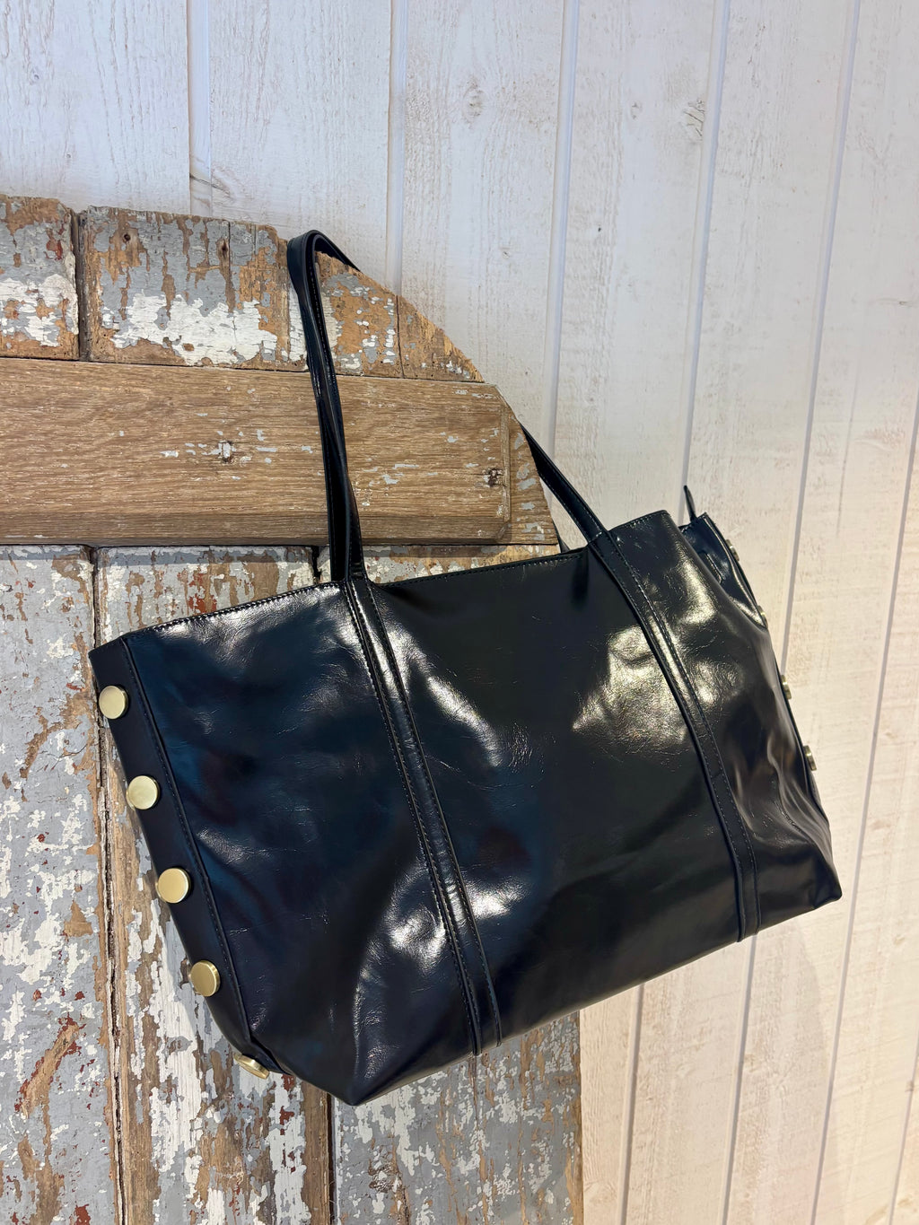 Sac cabas noir à détails métalliques