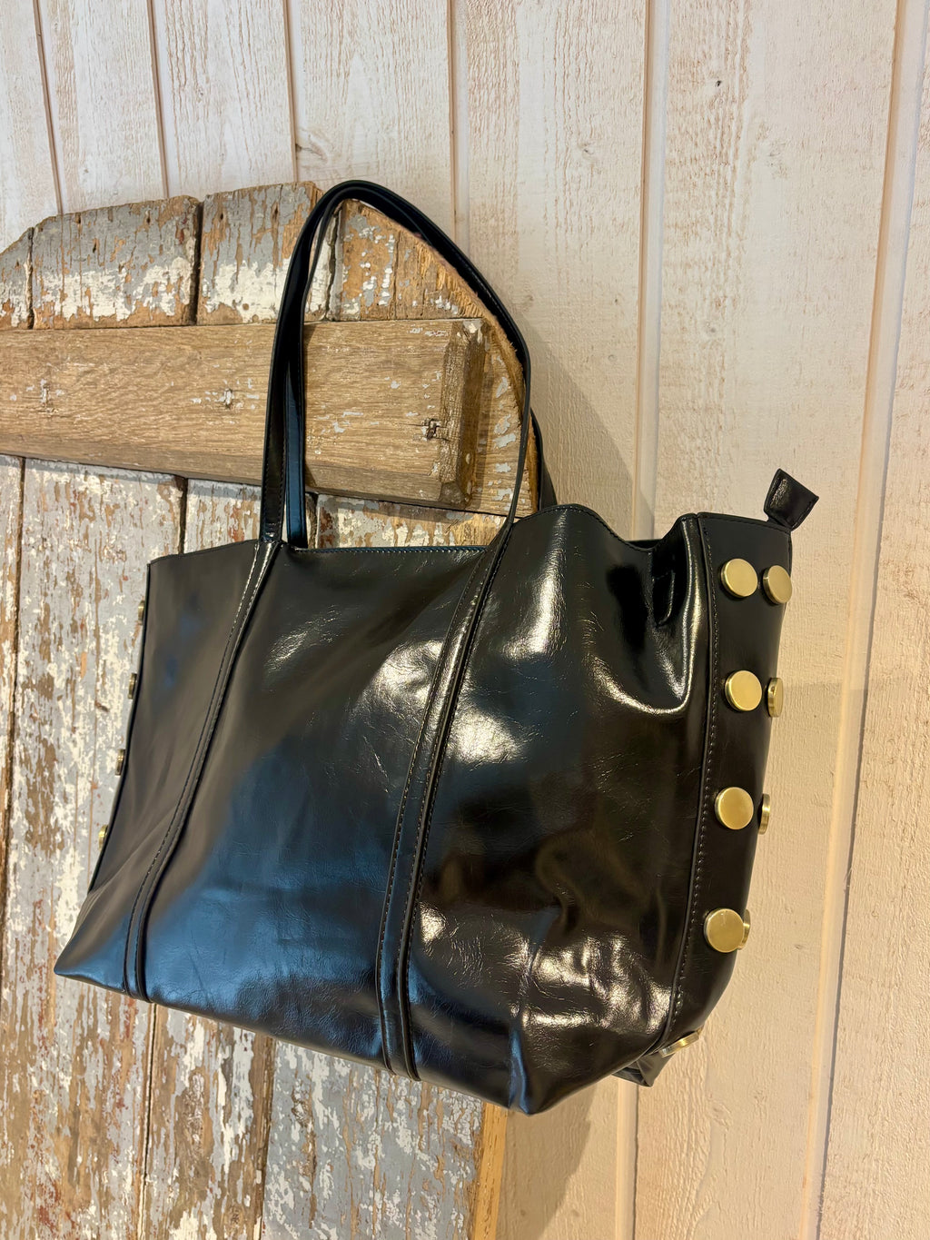 Sac cabas noir à détails métalliques