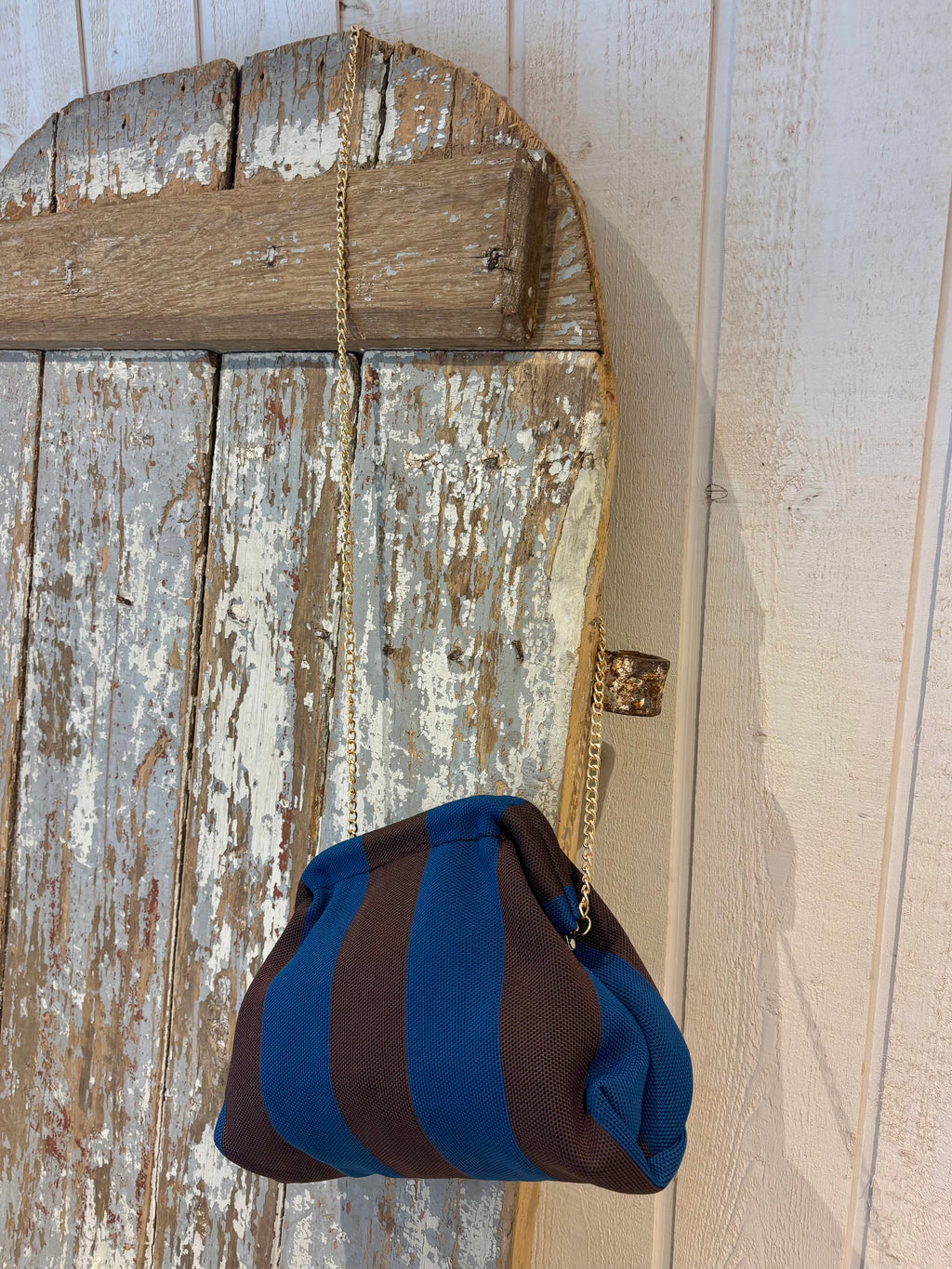 Sac à chaîne rayé bleu et chocolat