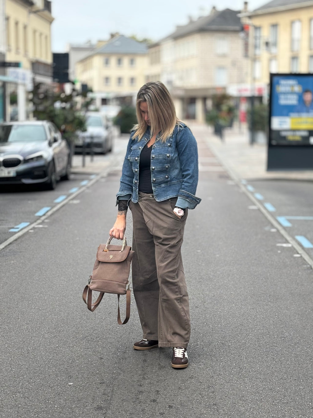 Pantalon large à coutures apparentes
