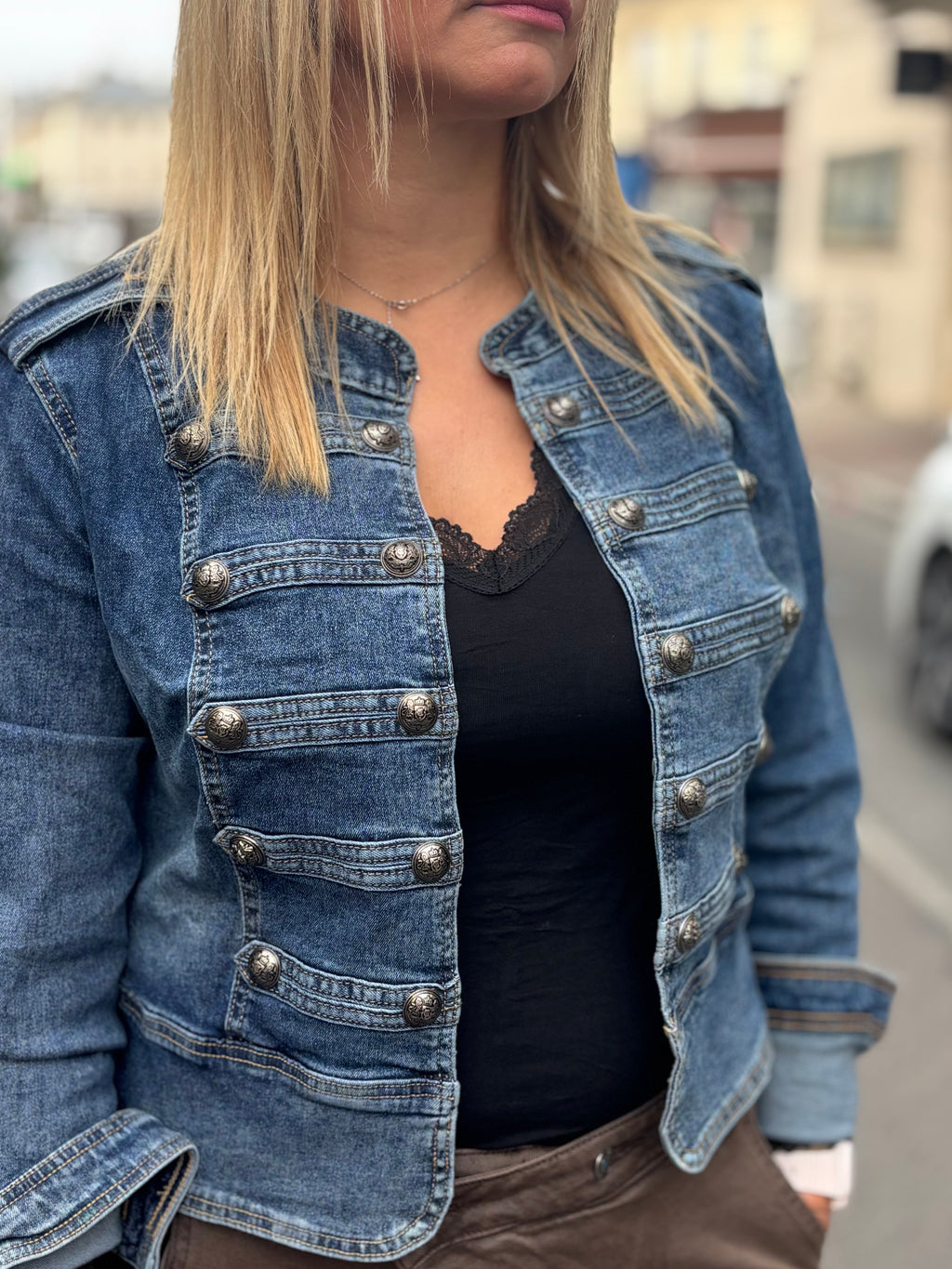 Veste style officier à boutons décoratifs