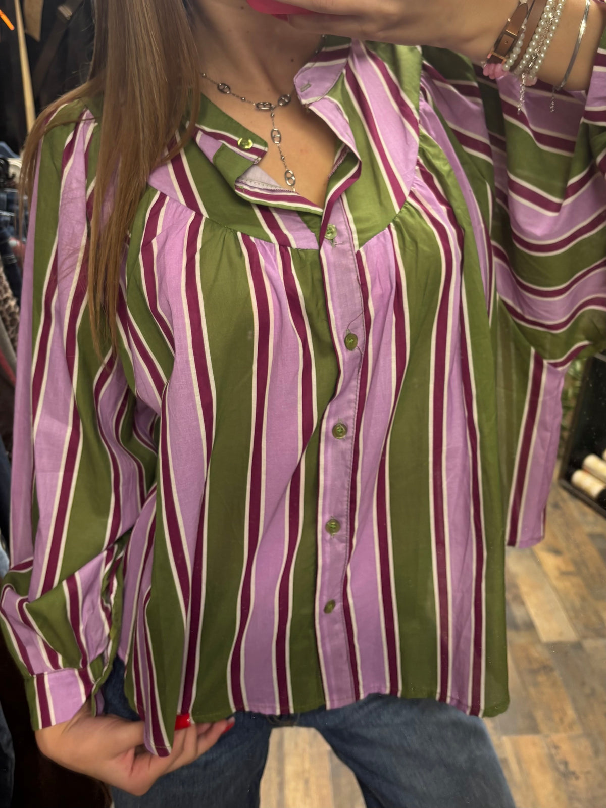 Chemise à rayures lilas, kaki et bordeaux