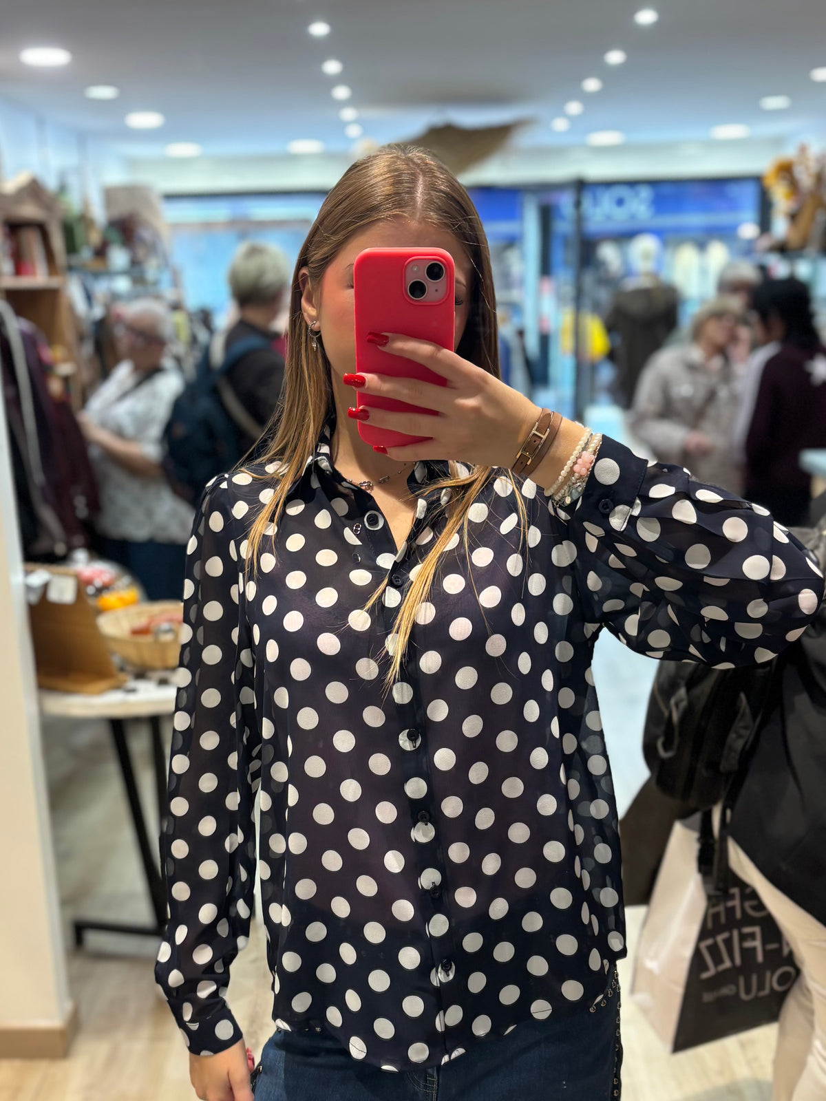 Chemise bleue à pois blancs à manches longues