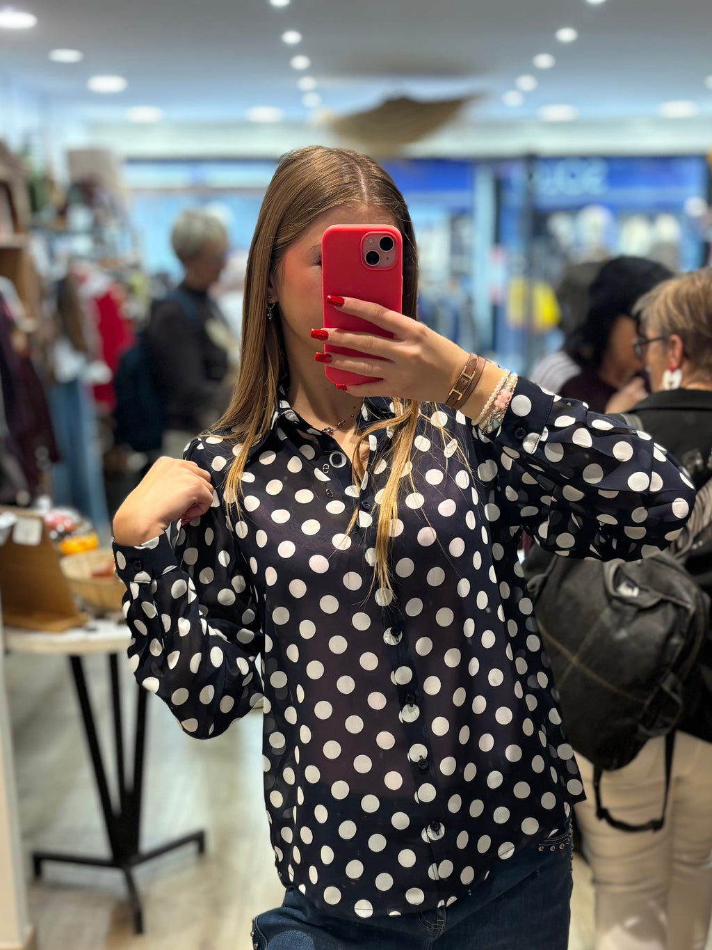 Chemise bleue à pois blancs à manches longues