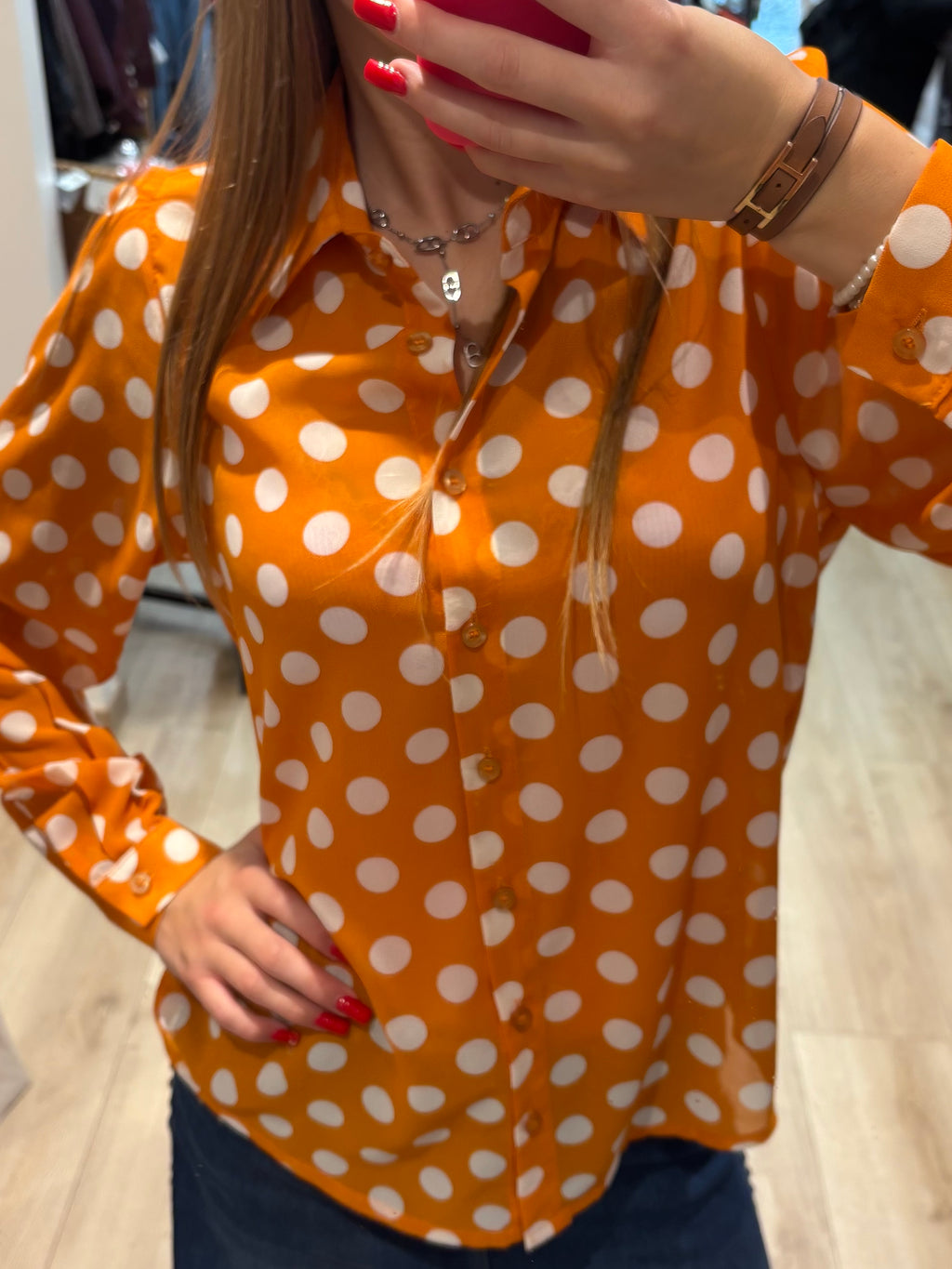 Chemise jaune moutarde à pois blancs à manches longues