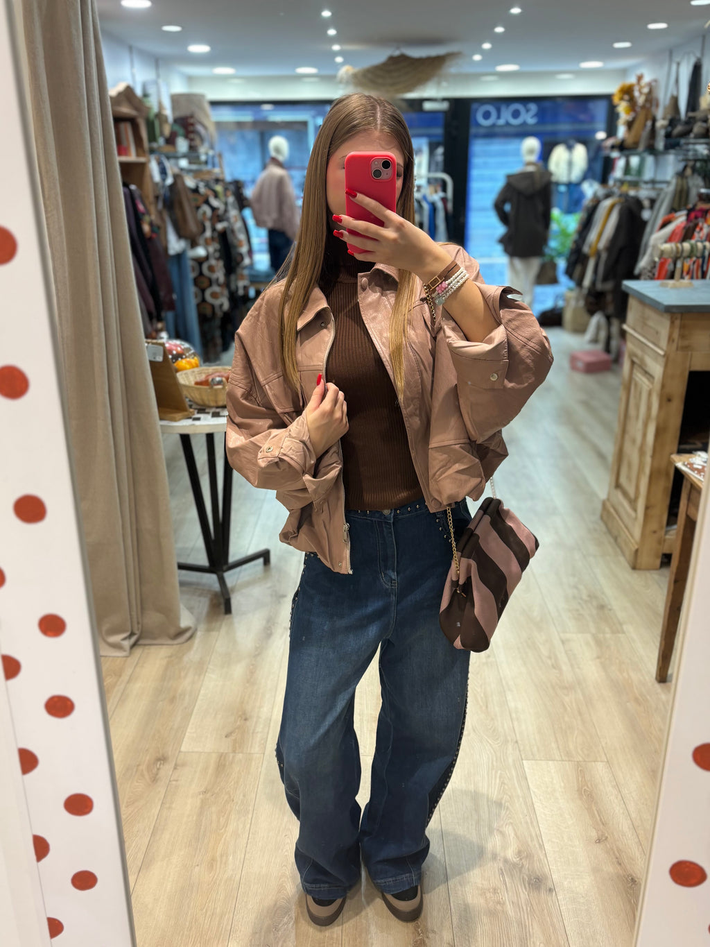 Veste beige rosé zippée à poches poitrine