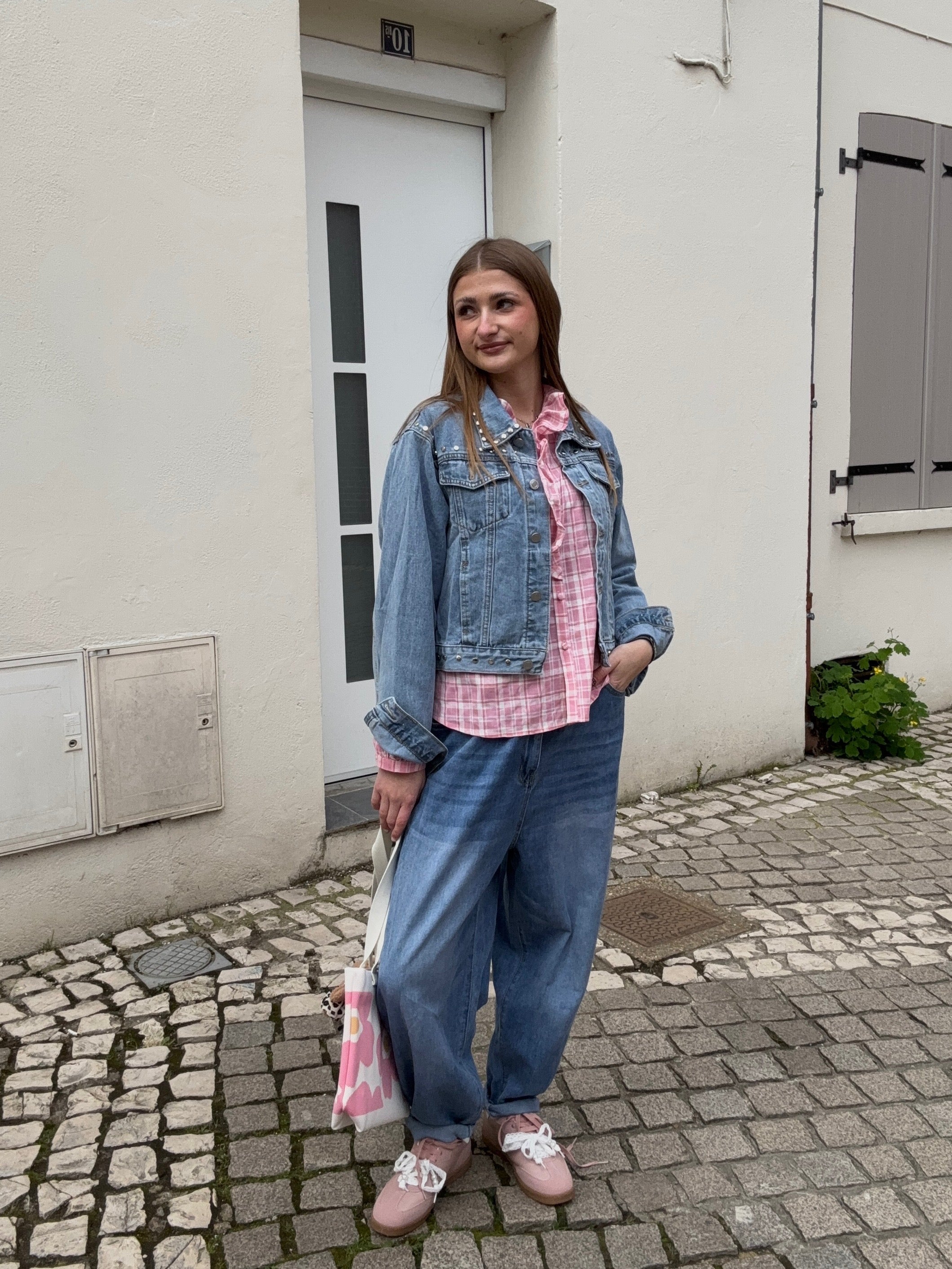Chemise Rose Carreaux Volants — Oversize & Romantique