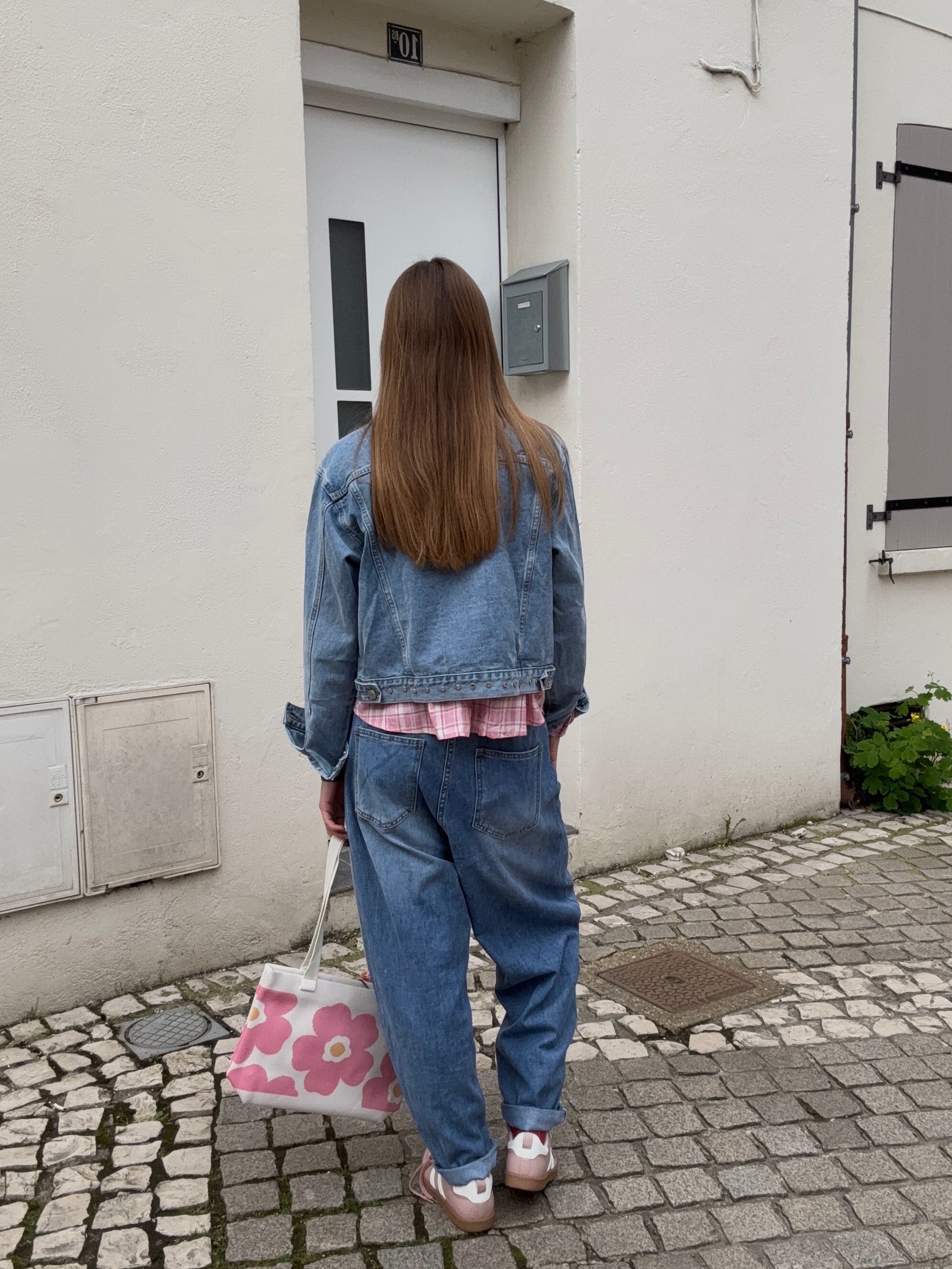 Chemise Rose Carreaux Volants — Oversize & Romantique