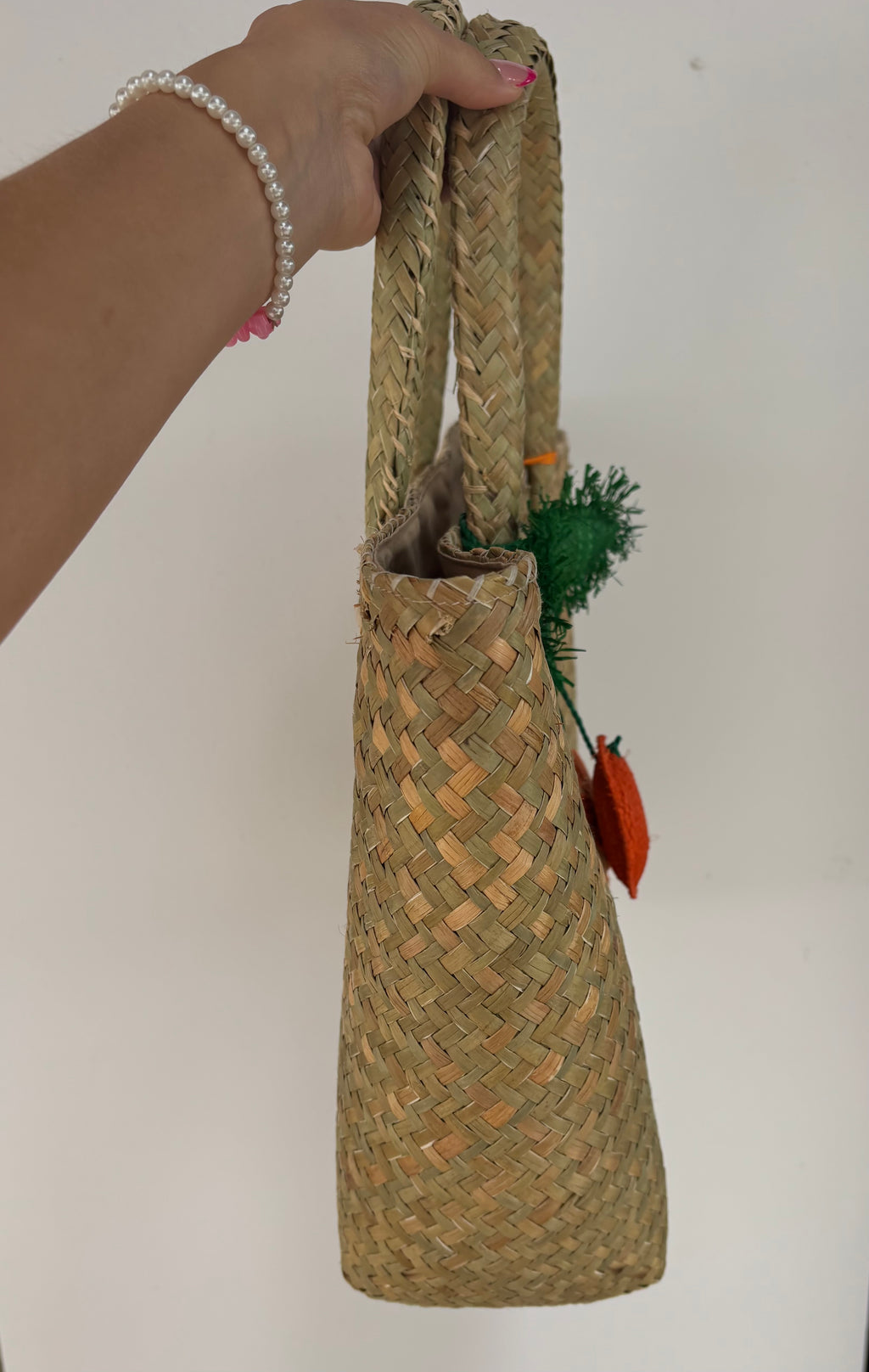 Panier Tressé – Charm Oranges & Pompons