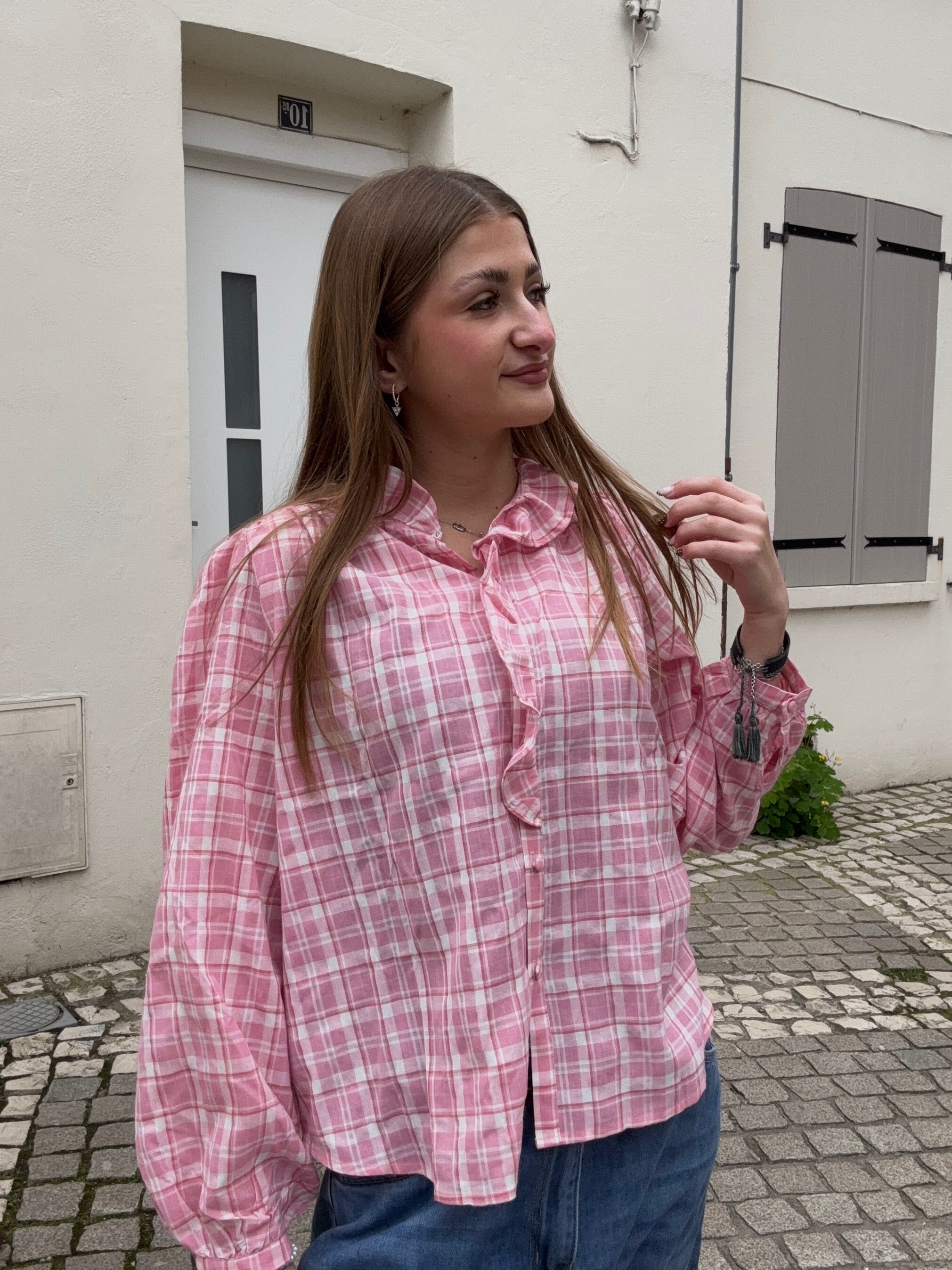 Chemise Rose Carreaux Volants — Oversize & Romantique