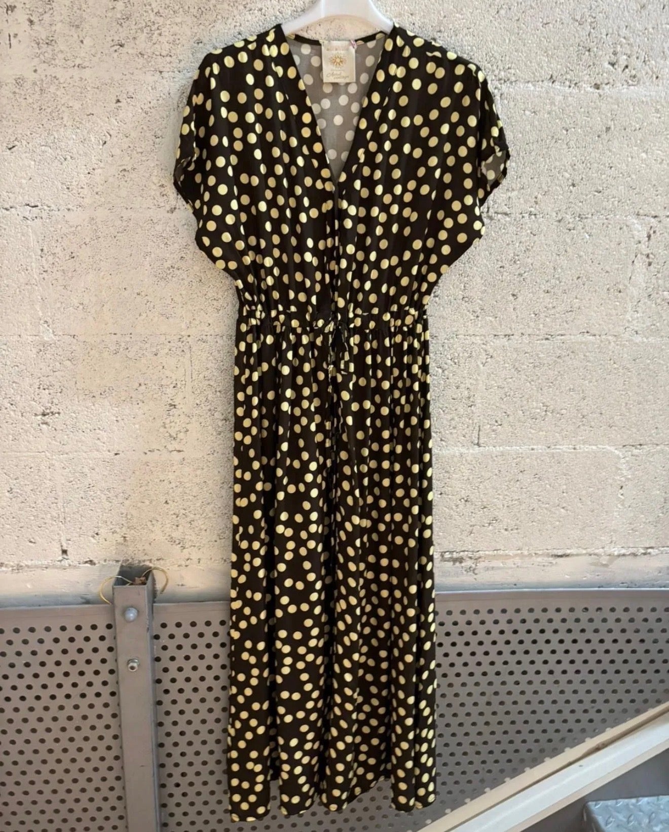 Robe marron à Pois