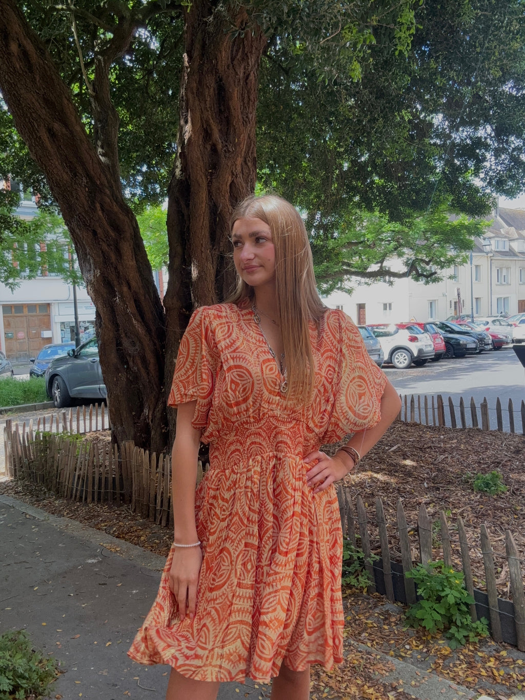 Robe courte imprimée à motifs ethniques
