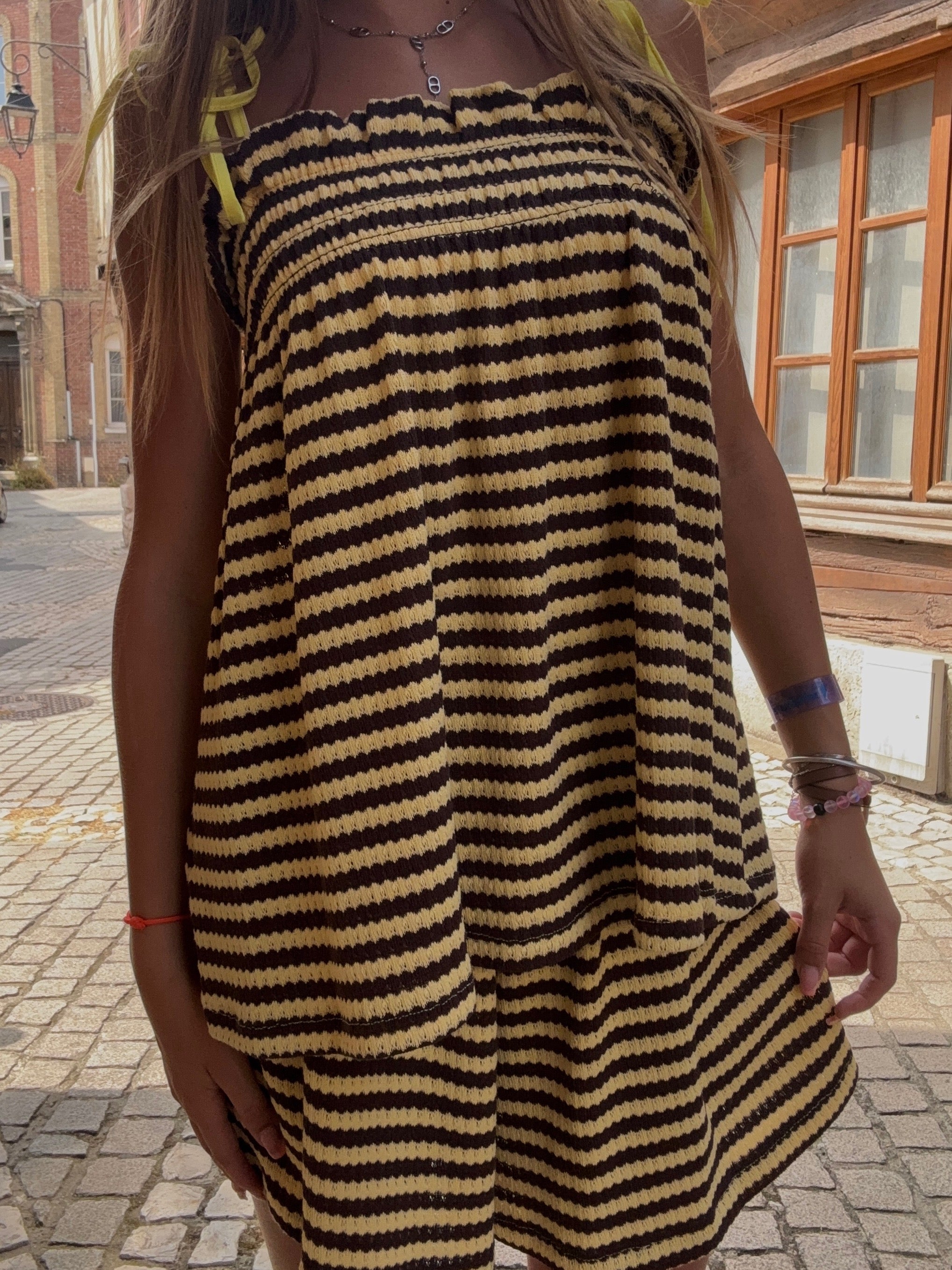 Mini jupe crochet rayée – choco & jaune